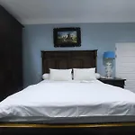 Nonie\'S Huis Hotel