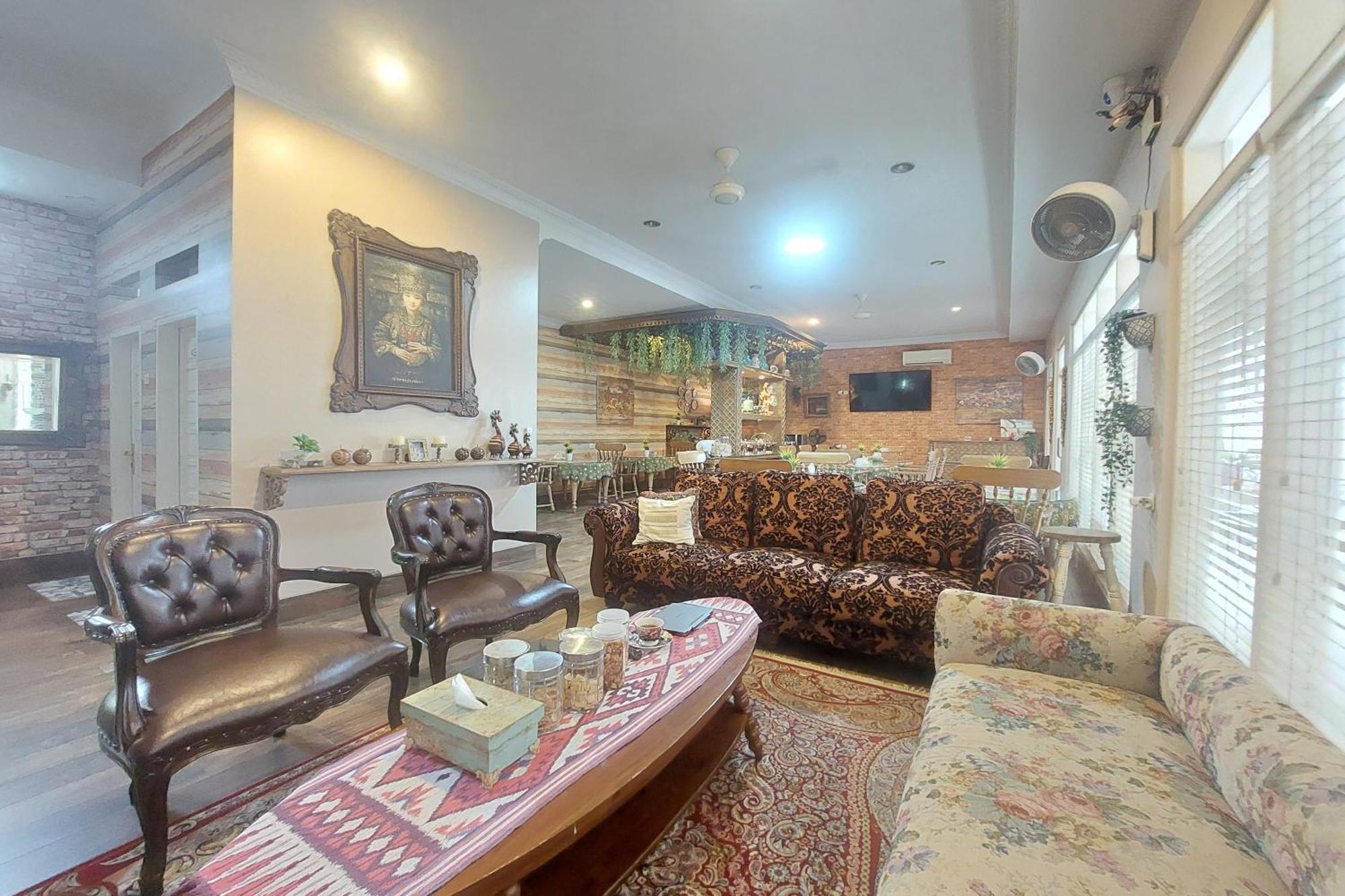 Hotel Nonie's